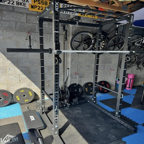 Garage gym de musculation à domicile avec équipements ATX