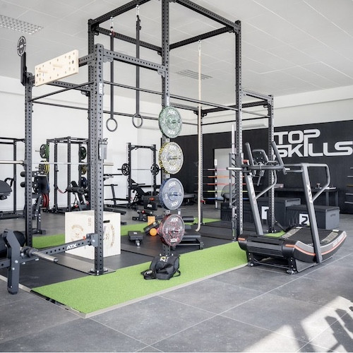 Gym set up pour training complet en salle professionnelle - Crosstraining et musculation