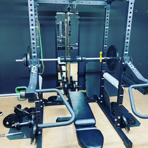 ATX homegym inspiration avec power cage à squat et bras de jammer - Entraînement à la maison